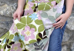 Pleated Apron with Built In Hot Pads